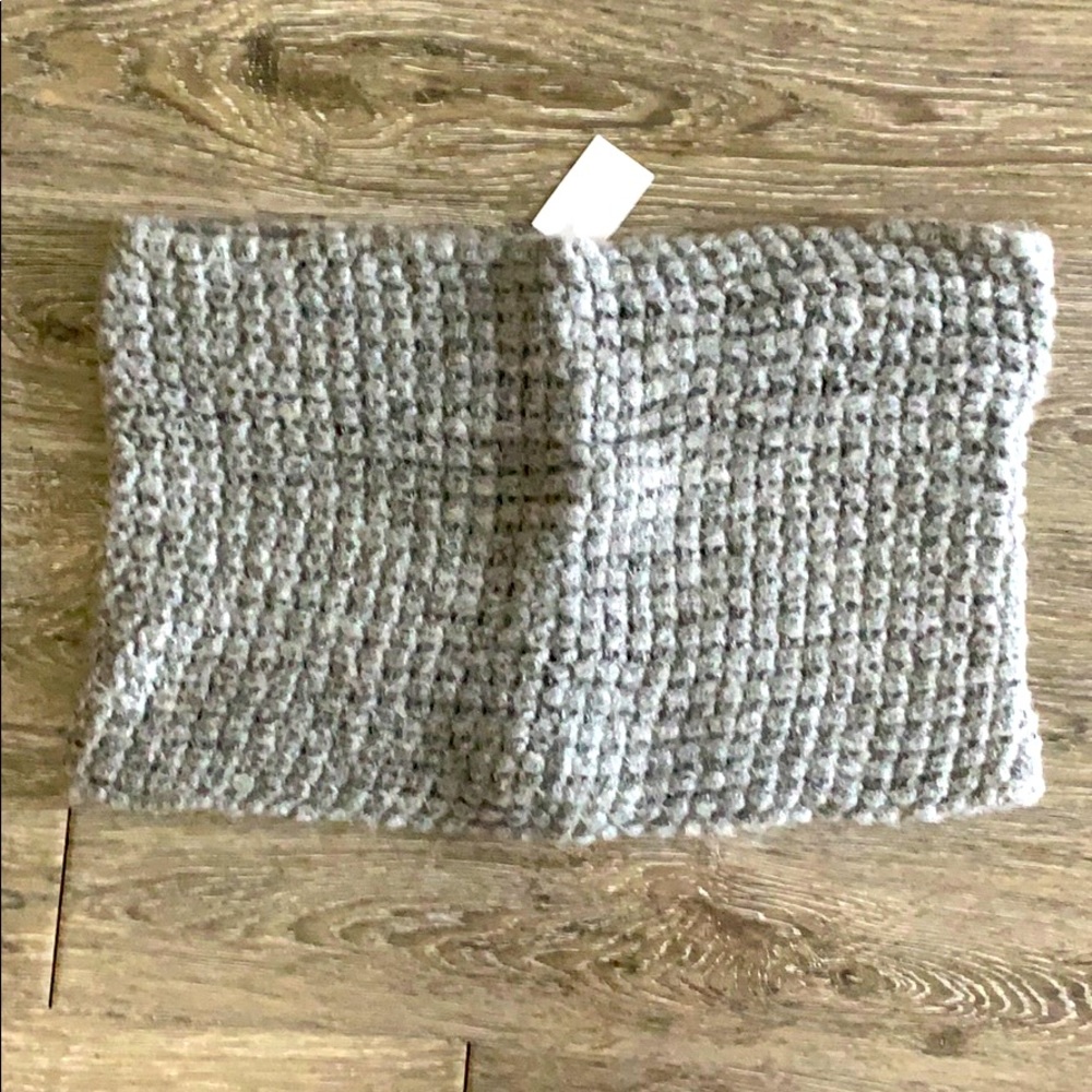 NWT Forever 21 chunky gray infinity scarf